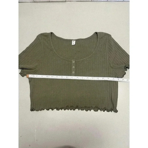 BP WOMENS SIZE XL OLIVE GREEN RIBBED CROPPED SCOOP NECK TOP NWOT - Picture 4 of 6